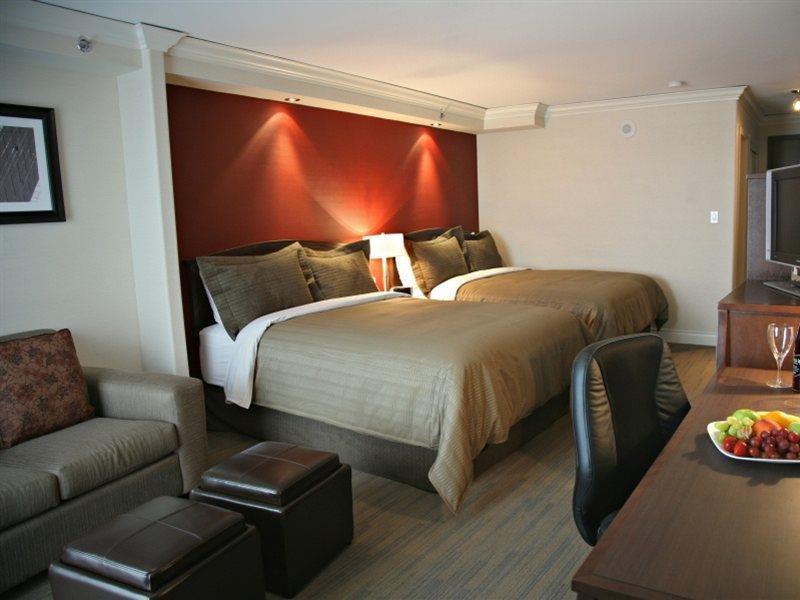 Sandman Signature Toronto Airport Hotel Exterior photo