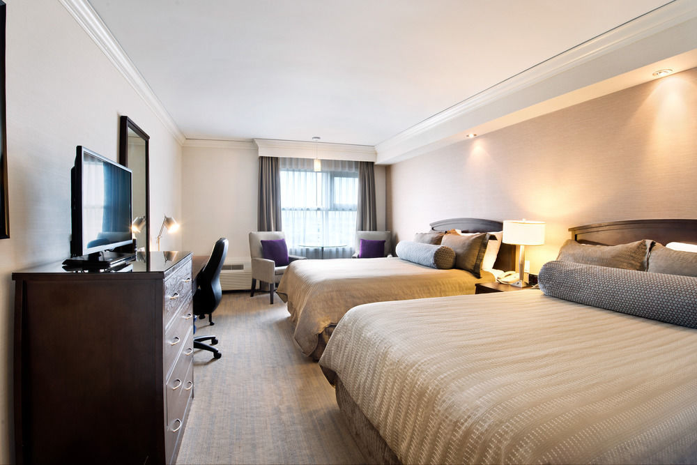 Sandman Signature Toronto Airport Hotel Exterior photo